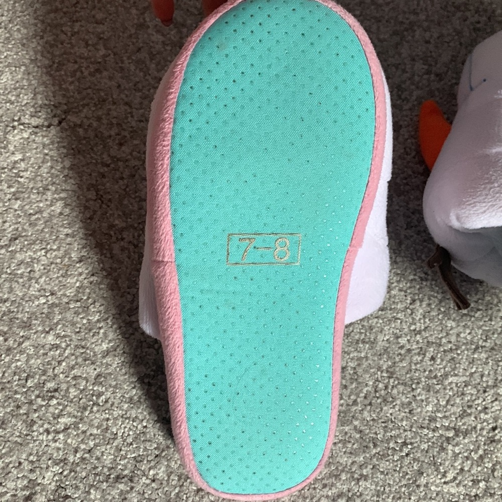 Olaf Slippers - Picture 3 of 3